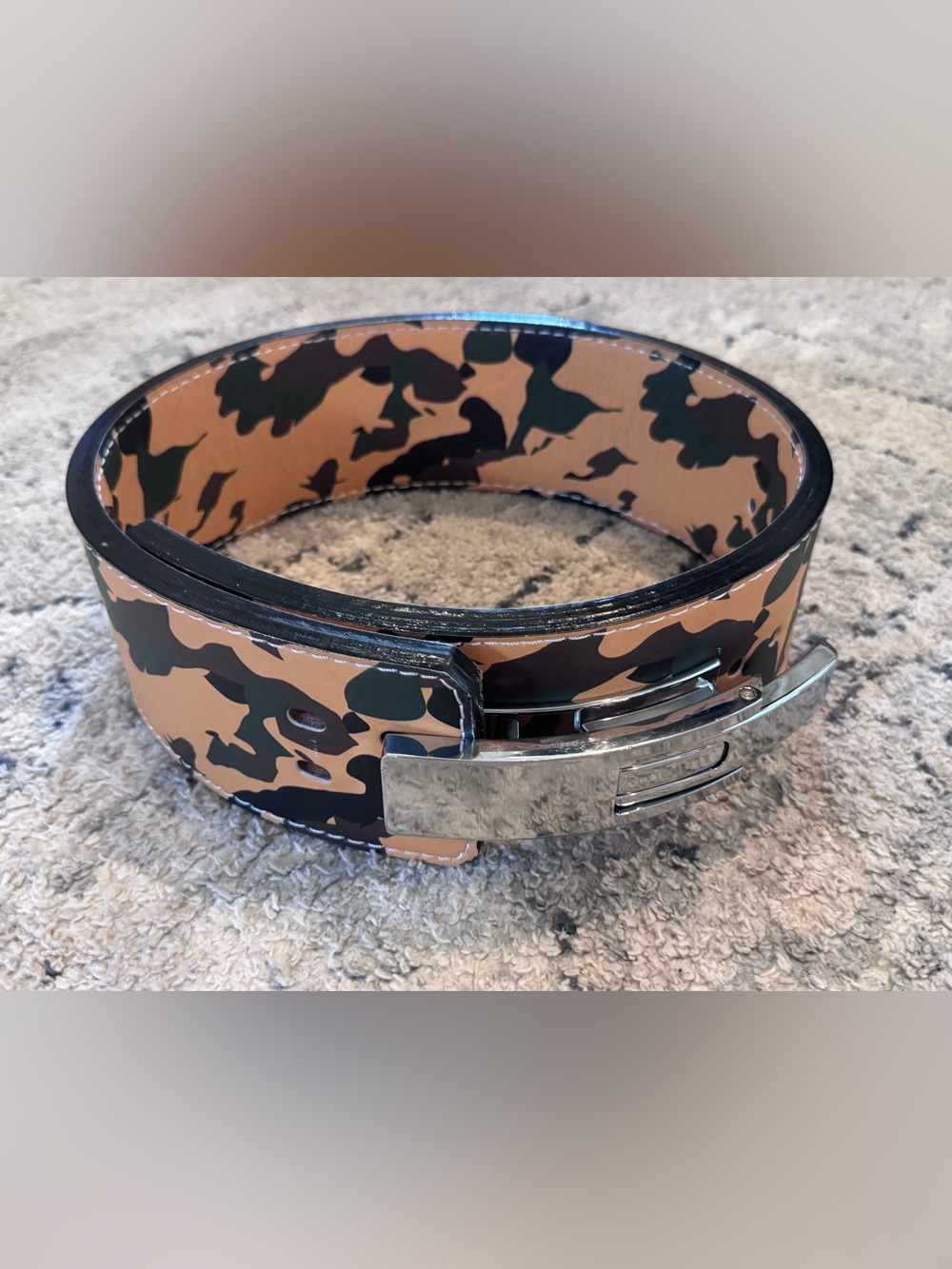 Unisex Inaka size medium lifting belt 10MM desert sand belt and buckle